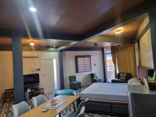 Guestroom, Rvenue apartelle in Lucban Guestroom, Rvenue apartelle in Lucban
