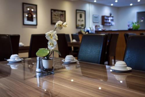 Bar/lounge, Hotel Eckstein in Steglitz - Zehlendorf Bar/lounge, Hotel Eckstein in Steglitz - Zehlendorf