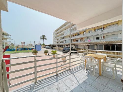 Global Properties, Apartamento en primera linea de playa en Canet