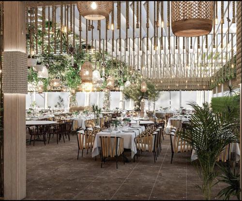 Restaurant, White Tower Mamaia VA Studio in Mamaia Restaurant, White Tower Mamaia VA Studio in Mamaia