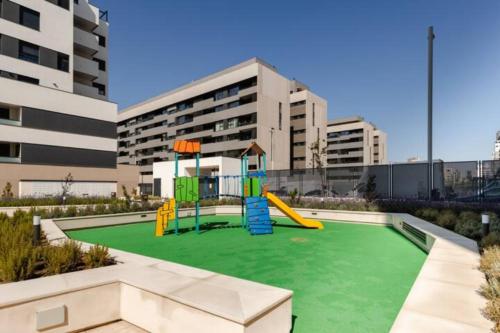 Dječje igralište, Piso climatizado y parking in Coslada Dječje igralište, Piso climatizado y parking in Coslada