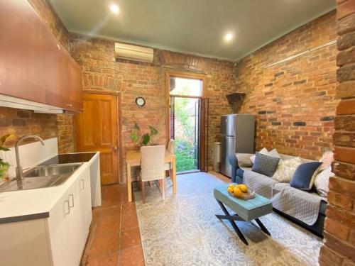 Fitzroy- Private rooms 2-4 guest #GuestHouse #AusGP #DirectTram #F1 in Fitzroy Fitzroy- Private rooms 2-4 guest #GuestHouse #AusGP #DirectTram #F1 in Fitzroy