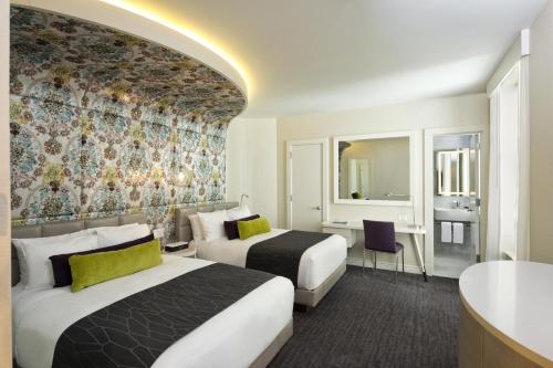Dream Midtown By Hyatt in Midtown West Dream Midtown By Hyatt in Midtown West