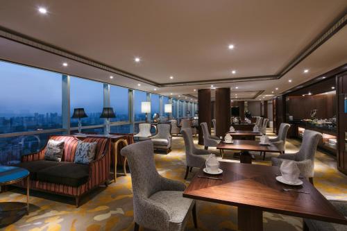 Restaurace, Sheraton Nanjing Kingsley Hotel & Towers in Nanjing Restaurace, Sheraton Nanjing Kingsley Hotel & Towers in Nanjing