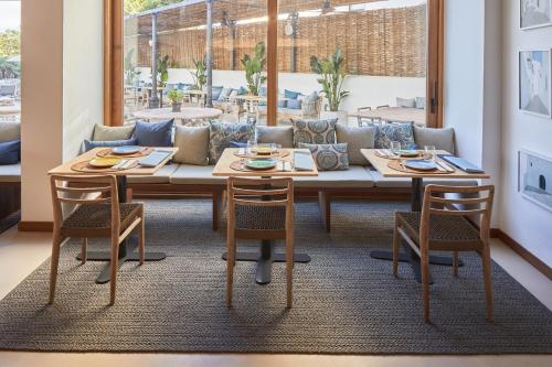 餐廳, 特雷斯托雷斯酒店 (Hotel Tres Torres) in 濱河聖埃烏拉利亞 餐廳, 特雷斯托雷斯酒店 (Hotel Tres Torres) in 濱河聖埃烏拉利亞