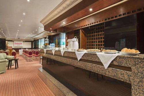 Salas de reuniones, Ramada by Wyndham Bahrain in Manama City Center Salas de reuniones, Ramada by Wyndham Bahrain in Manama City Center