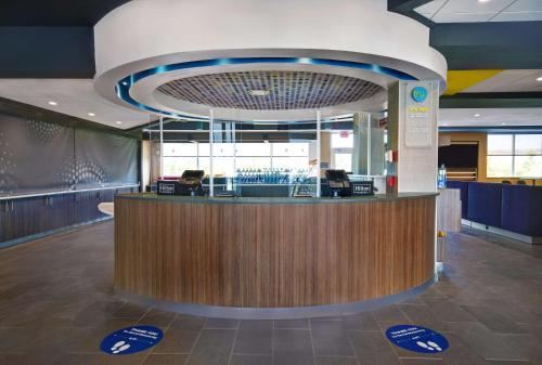 Αίθουσα υποδοχής, Tru by Hilton Monroe MI in Μονρό(Μίσιγκαν) Αίθουσα υποδοχής, Tru by Hilton Monroe MI in Μονρό(Μίσιγκαν)