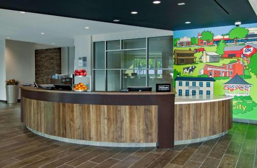 Előcsarnok, Tru by Hilton Grove City Columbus in Grove City (Ohio) Előcsarnok, Tru by Hilton Grove City Columbus in Grove City (Ohio)