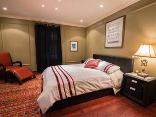 Amazing 8BR Suites Waterview House & SPA in Ahuntsic-Cartierville Amazing 8BR Suites Waterview House & SPA in Ahuntsic-Cartierville