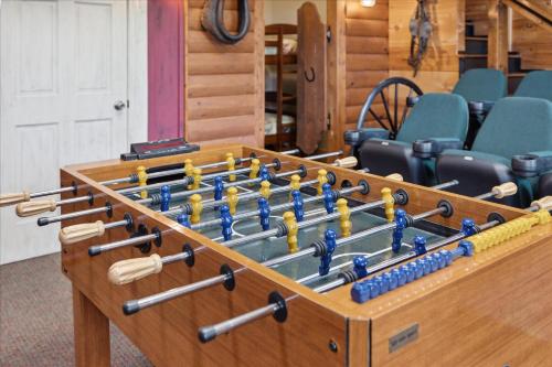Bama Bear's Den Cabin in Pigeon Forge Suburbs Bama Bear's Den Cabin in Pigeon Forge Suburbs