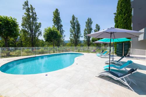 Piscina, KYRIAD DIRECT - Bourg les Valence in Bourg-les-Valence Piscina, KYRIAD DIRECT - Bourg les Valence in Bourg-les-Valence
