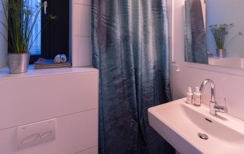 Ванна кімната, Fancy Loft mit Traumblick in Леонберг Ванна кімната, Fancy Loft mit Traumblick in Леонберг