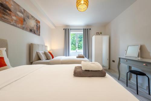 Ashview 6 - Heathrow - Windsor - Free Parking