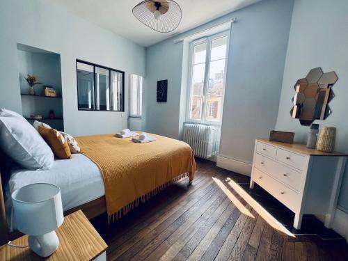 "Le Général" Appartement prestige proche gare, haut-de-gamme, avec billard et parking privé ("Le General" Appartement prestige proche gare, haut-de-gamme, avec billard et parking prive, by PRIM) in Nevers "Le Général" Appartement prestige proche gare, haut-de-gamme, avec billard et parking privé ("Le General" Appartement prestige proche gare, haut-de-gamme, avec billard et parking prive, by PRIM) in Nevers