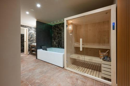 Bañera de hidromasaje, Altarocca Wine Resort in Orvieto Bañera de hidromasaje, Altarocca Wine Resort in Orvieto