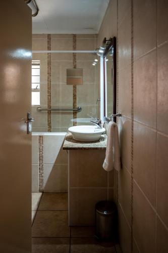 Bathroom, Asante Guest House in Vanderbijlpark Bathroom, Asante Guest House in Vanderbijlpark