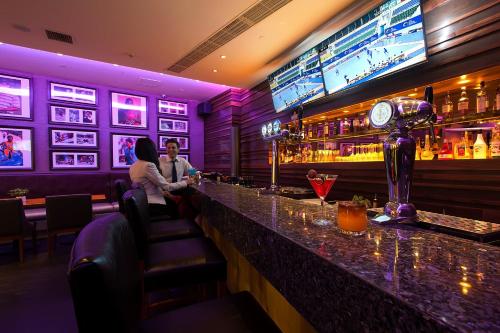 Bar/lounge, Crowne Plaza Beijing Sun Palace By IHG in International Exhibition Area Bar/lounge, Crowne Plaza Beijing Sun Palace By IHG in International Exhibition Area