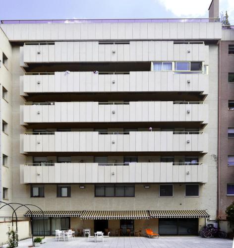 Vista exterior, Residencia Universitaria Pare Claret in Centre de Girona Vista exterior, Residencia Universitaria Pare Claret in Centre de Girona