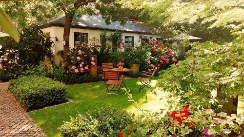 Garden, Gastehaus HH- Winterhude in Winterhude Garden, Gastehaus HH- Winterhude in Winterhude