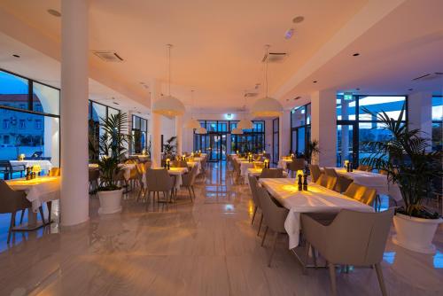 Restaurant, Miramare Hotel in Zadar Restaurant, Miramare Hotel in Zadar