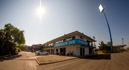 外部景觀, Anderson Inn, Anderson, Indiana in 艾達斯維爾 (IN) 外部景觀, Anderson Inn, Anderson, Indiana in 艾達斯維爾 (IN)