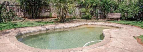 Kolam renang, Hippo Waterfront Lodge in Boschjeskop Kolam renang, Hippo Waterfront Lodge in Boschjeskop
