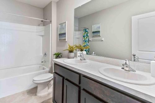 Bathroom, Entire Home In Central Florida in Sun City Center (FL) Bathroom, Entire Home In Central Florida in Sun City Center (FL)