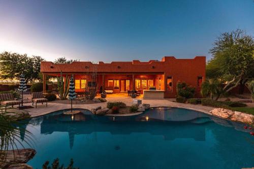 Sprawling Arizona Oasis w/ Dream Backyard in Tramonto Sprawling Arizona Oasis w/ Dream Backyard in Tramonto