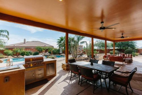 Sprawling Arizona Oasis w/ Dream Backyard in Tramonto Sprawling Arizona Oasis w/ Dream Backyard in Tramonto