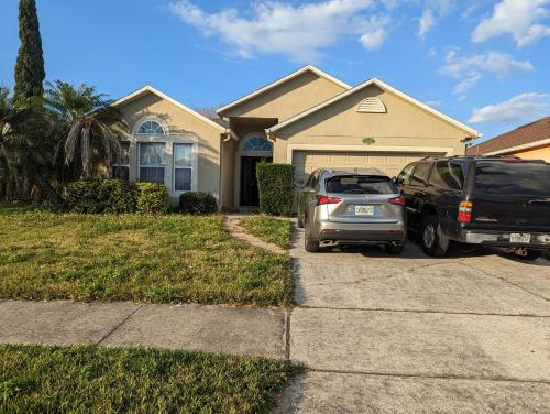 2 private rooms in a quiet neighborhood can book up to 4 people in Winter Garden 2 private rooms in a quiet neighborhood can book up to 4 people in Winter Garden