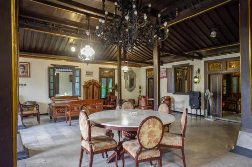 สิ่งอำนวยความสะดวก, Cakra Homestay Solo Mitra RedDoorz near โบสถ์เซนต์แอนโทเนียส สิ่งอำนวยความสะดวก, Cakra Homestay Solo Mitra RedDoorz near โบสถ์เซนต์แอนโทเนียส