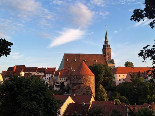 Stadtpalais Marché-Suite maximal 2 Personen und 1 Kleinkind (Stadtpalais Marche-Suite maximal 2 Personen und 1 Kleinkind) in Bautzen City Center Stadtpalais Marché-Suite maximal 2 Personen und 1 Kleinkind (Stadtpalais Marche-Suite maximal 2 Personen und 1 Kleinkind) in Bautzen City Center