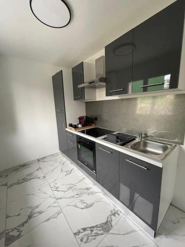 La Suite Casa Dé lové 2.0 jacuzzi & cinema privé (La Suite Casa De love 2.0 jacuzzi & cinema prive) in 穆蘭 La Suite Casa Dé lové 2.0 jacuzzi & cinema privé (La Suite Casa De love 2.0 jacuzzi & cinema prive) in 穆蘭