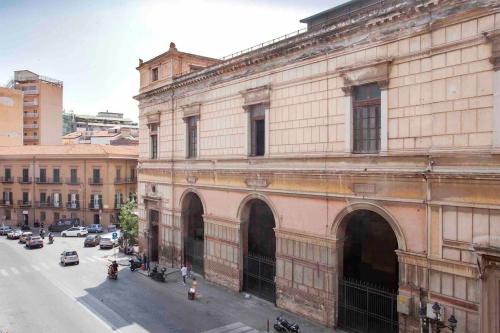 La casa al politeama