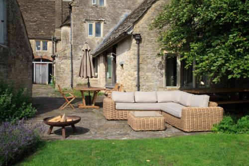 zahrada, Historic Malthouse Village location near Bath (sleeps 7-14) in Norton St Philip zahrada, Historic Malthouse Village location near Bath (sleeps 7-14) in Norton St Philip