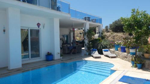Villa Priene - Gumusluk Private Pool in كيونبابا Villa Priene - Gumusluk Private Pool in كيونبابا