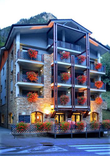 Vista Arinsal Apartments in Mas de Ribafeta Vista Arinsal Apartments in Mas de Ribafeta