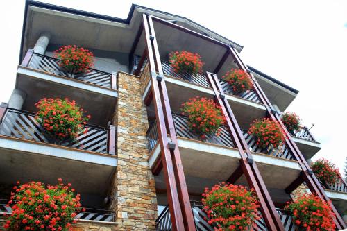 Vista Arinsal Apartments in Mas de Ribafeta Vista Arinsal Apartments in Mas de Ribafeta