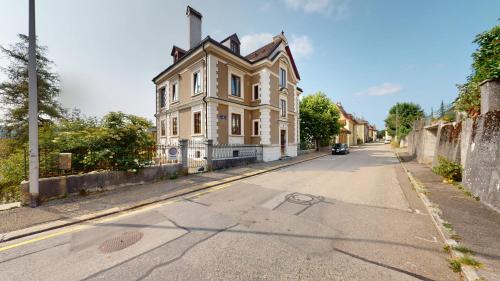 Omgivelser, Architectural gem with vintage charm in La Chaux-de-Fonds Omgivelser, Architectural gem with vintage charm in La Chaux-de-Fonds