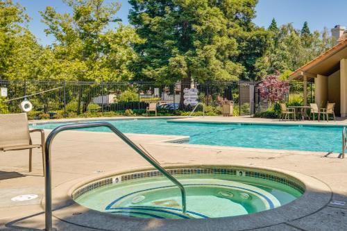 Walnut Creek Home with Community Pool and Hot Tub! in Walnut Creek Walnut Creek Home with Community Pool and Hot Tub! in Walnut Creek