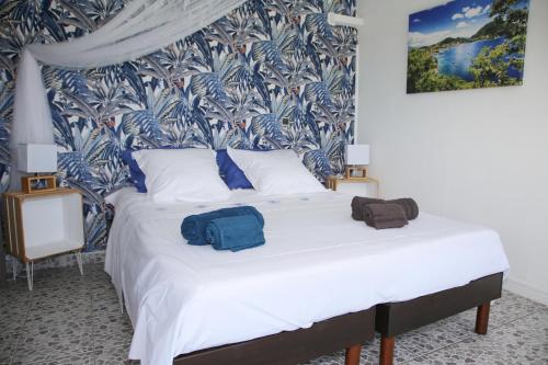 L Orchidée Bleue, bas de villa, vue mer, piscine privée (L Orchidee Bleue, bas de villa, vue mer, piscine privee) in Sainte Anne L Orchidée Bleue, bas de villa, vue mer, piscine privée (L Orchidee Bleue, bas de villa, vue mer, piscine privee) in Sainte Anne