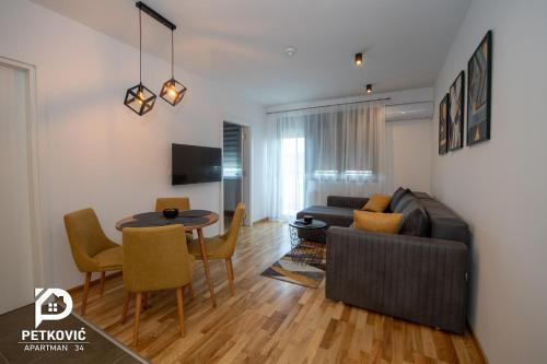 Petković apartmani 34 (Petkovic apartmani 34) in Jagodina Petković apartmani 34 (Petkovic apartmani 34) in Jagodina