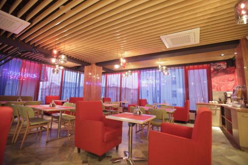 בר/טרקלין, H9 Hotel Nine Ulaanbaatar in אולן בטור בר/טרקלין, H9 Hotel Nine Ulaanbaatar in אולן בטור