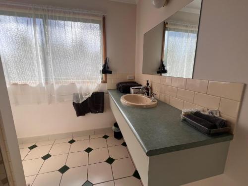 Gyógyfürdő, ROSE GARDEN MOTEL in Belmont Gyógyfürdő, ROSE GARDEN MOTEL in Belmont