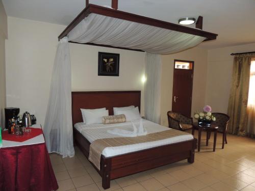 This photo about Hennessis Hotel shared on HyHotel.com