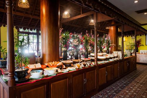 Food and beverages, Royal Crown Hotel & Spa in Siem Reap Food and beverages, Royal Crown Hotel & Spa in Siem Reap