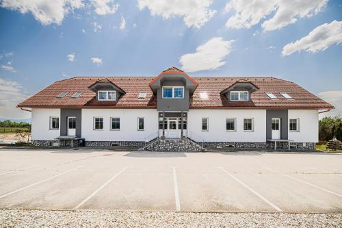 Фасада на хотела, Apartment Rimljanček (Apartment Rimljancek) in Krsko Фасада на хотела, Apartment Rimljanček (Apartment Rimljancek) in Krsko