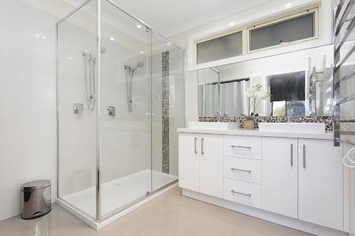 حمام, Emerald Ridge in Emerald حمام, Emerald Ridge in Emerald