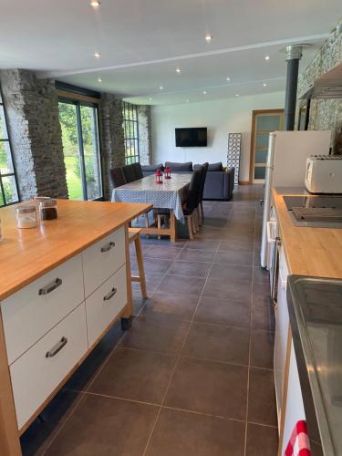 Konyha, Chateau pool house in Assat Konyha, Chateau pool house in Assat