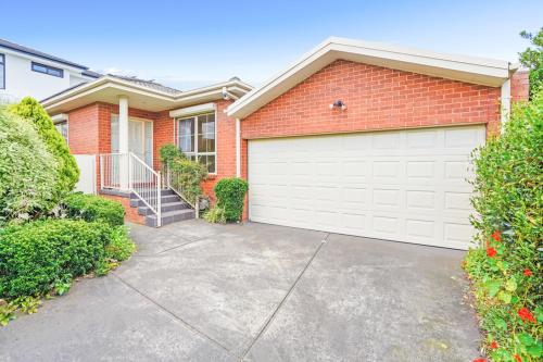4 bedrooms house walking to shopping town#20A in Balwyn North 4 bedrooms house walking to shopping town#20A in Balwyn North